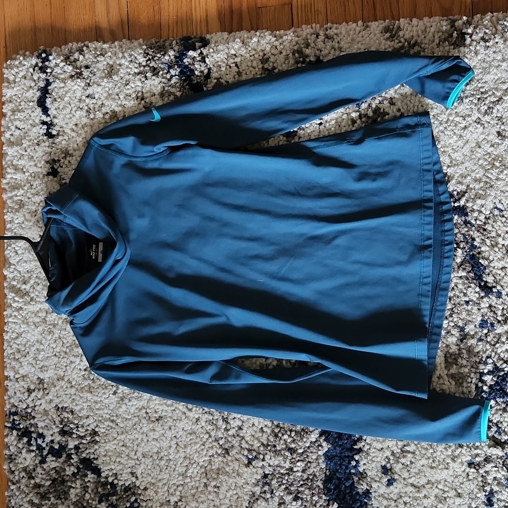 NIKE pull over- womens